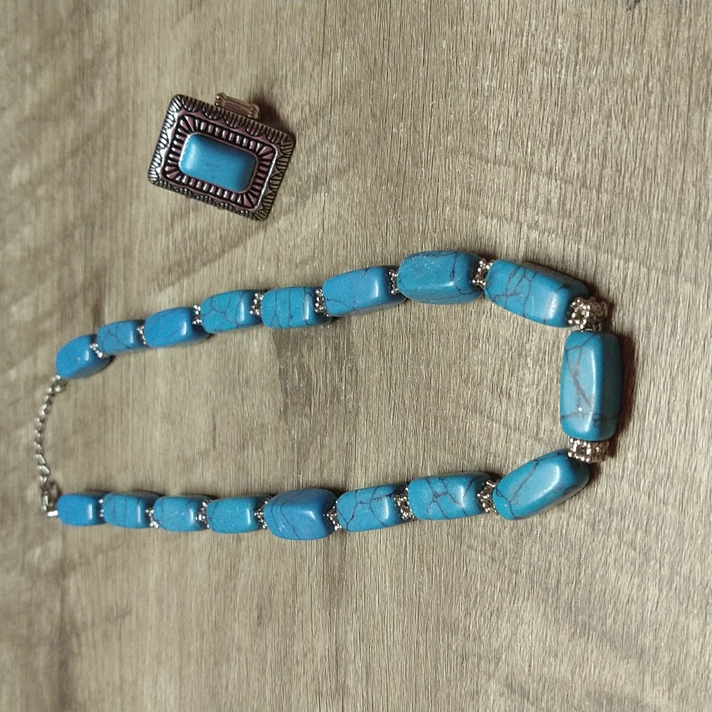 BOHO Turquoise and Silvertone Necklace and Stretchable Ring